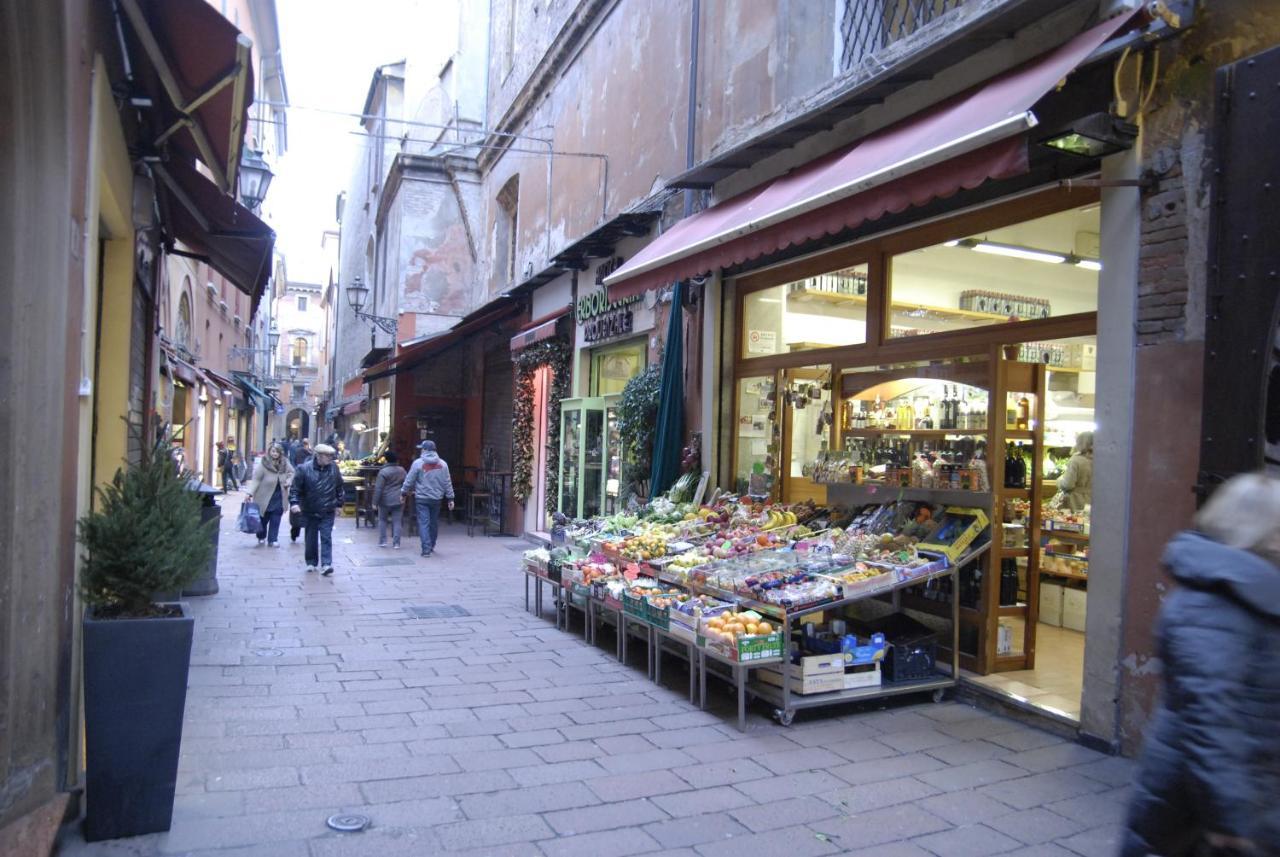 Ur-Nest Piazza Maggiore Bologna Bagian luar foto