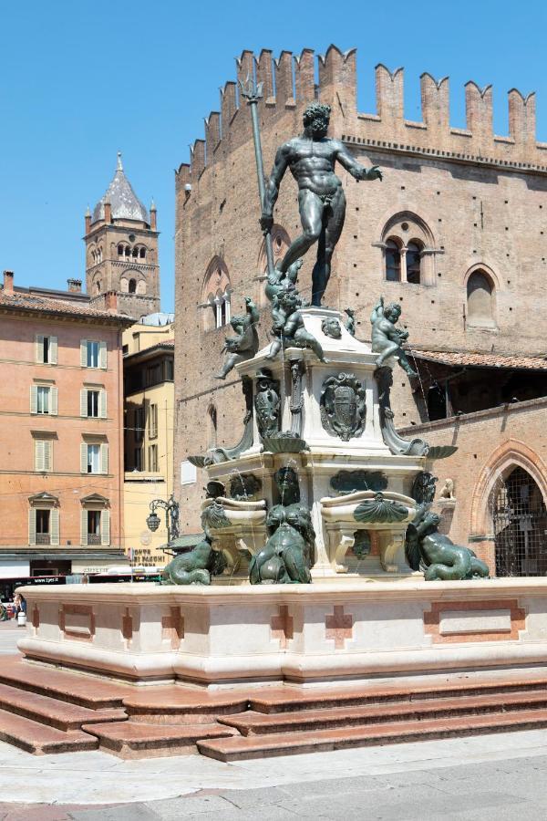 Ur-Nest Piazza Maggiore Bologna Bagian luar foto