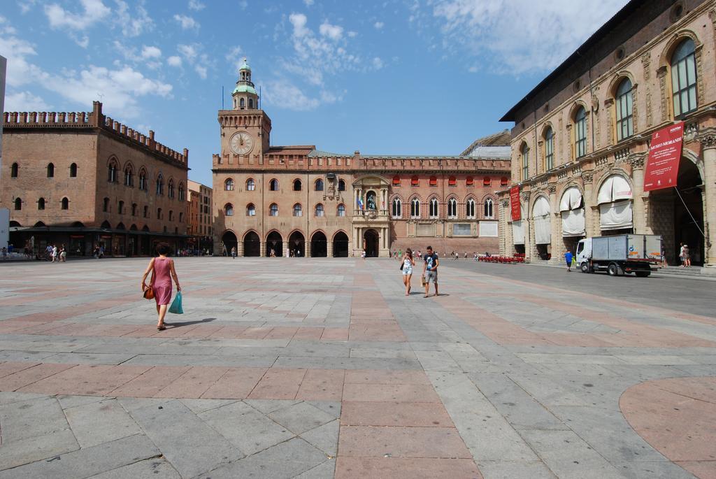 Ur-Nest Piazza Maggiore Bologna Ruang foto